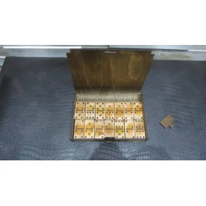 Домино в деревянной шкатулке «Благородный орех»